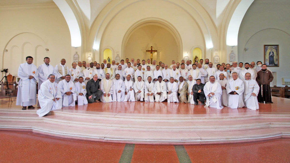 Saludo al primer Cardenal paraguayo