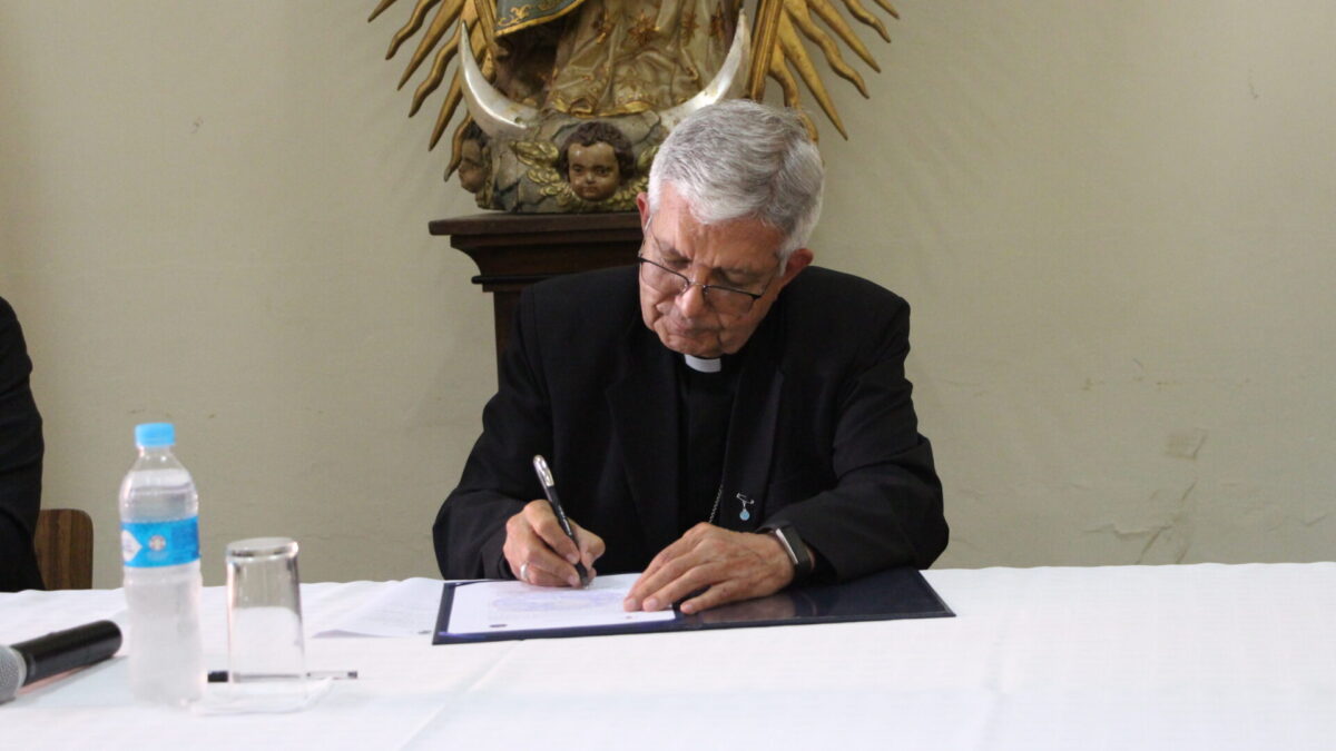 Decreto por el cual se nombra a los miembros del Colegio de consultores de la Arquidiócesis de Asunción