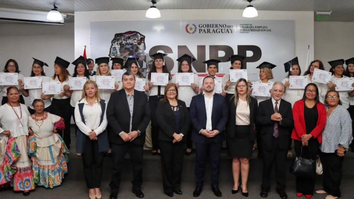 20 cuidadores recibieron certificado a través del convenio con el SNPP