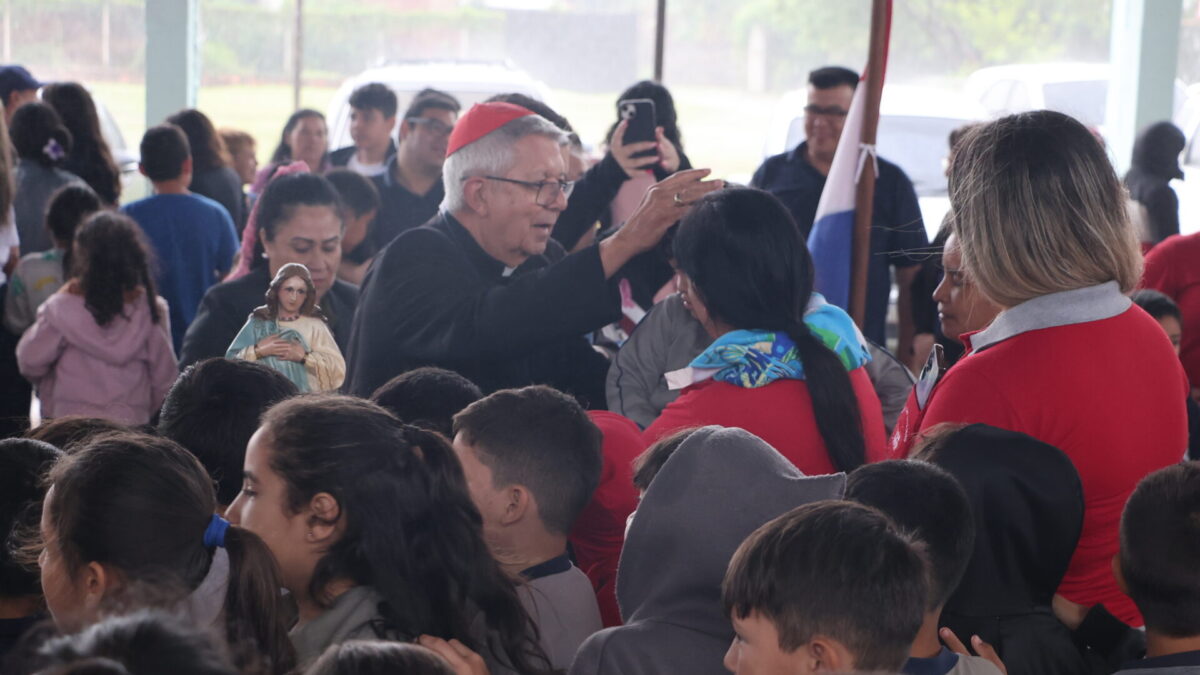 Un millón de niños rezan el rosario, una oración por la paz