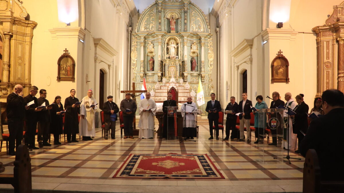 En ceremonia ecuménica, cristianos reafirman unidad en Cristo, luz de luz