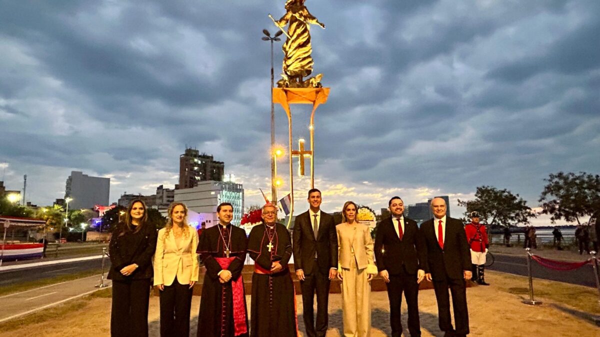 Fe e historia se unen: la Virgen de la Asunción ya custodia el país desde el sitio de fundación de la capital en la bahía