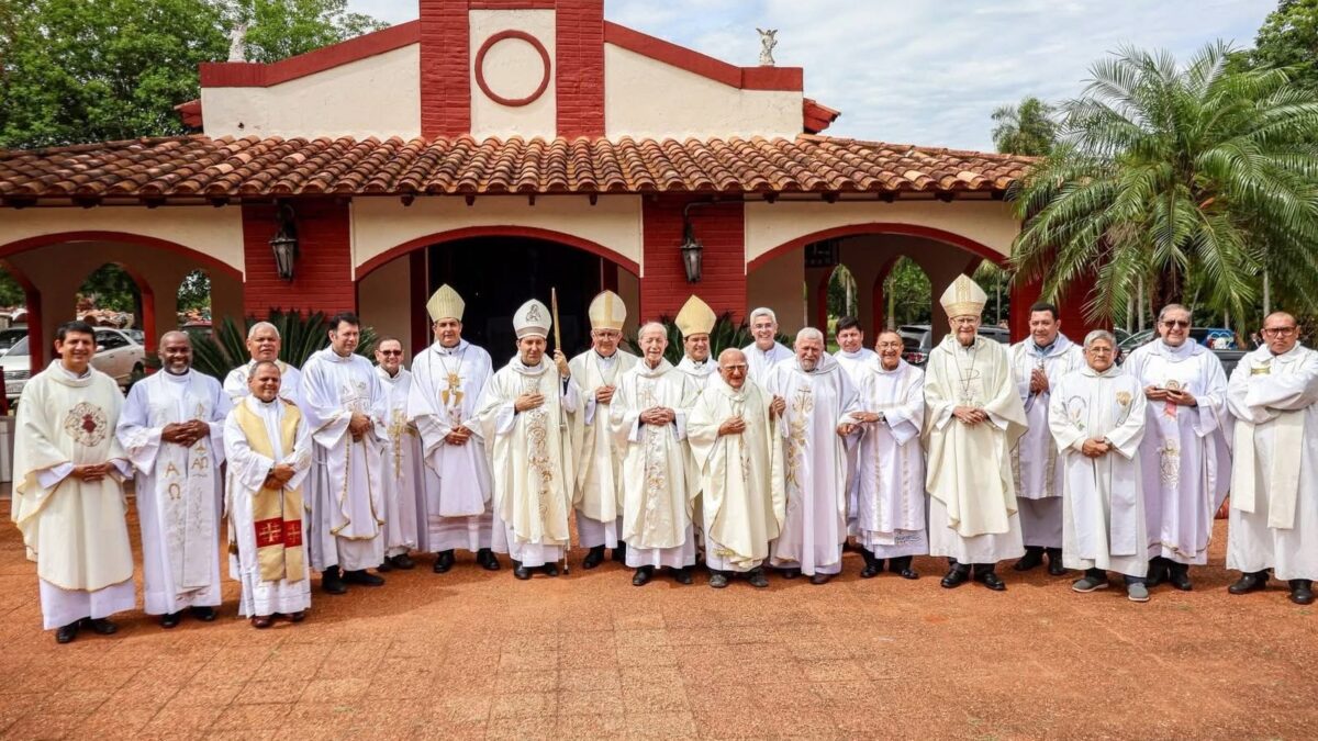 El nuncio apostólico celebró misa por el 58º aniversario presbiteral de los padres Zacarías Martínez, Dionisio Echague y Alejo Robadin en Villeta