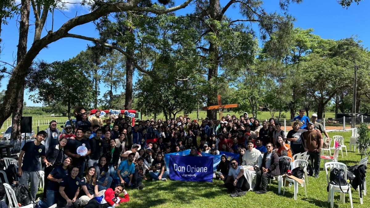El Cardenal participó de la Misión Juvenil Arquidiocesana a Mbuyapey donde destacó la figura de Monseñor Juan Sinforiano Bogarín, quien había recorrido todo el país para anunciar el Evangelio