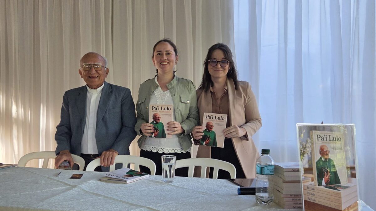 El libro testimonial sobre la vida, vocación y servicio a la Iglesia de monseñor Dionisio Echagüe, “Pa´i Lulo”, se lanzó el domingo y está en venta en librería del Seminario Metropolitano